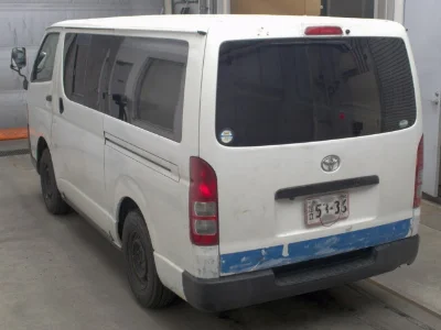 TOYOTA HIACE VAN