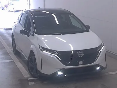 NISSAN AURA