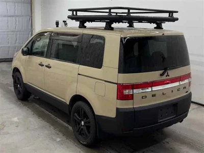 MITSUBISHI DELICA D5