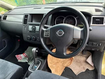 NISSAN TIIDA