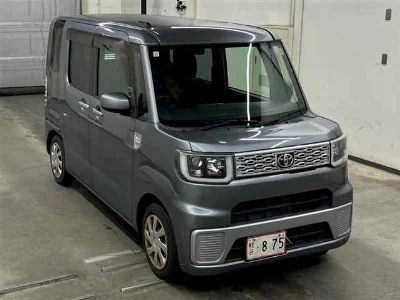 TOYOTA PIXIS MEGA