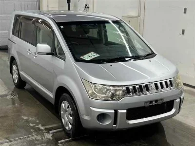 MITSUBISHI DELICA D5