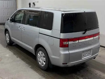 MITSUBISHI DELICA D5