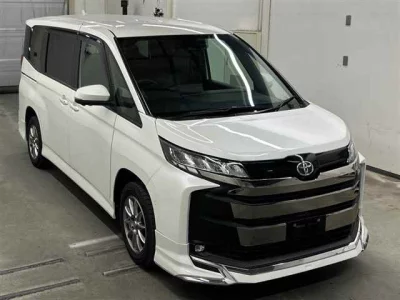 TOYOTA NOAH