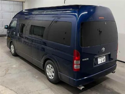 TOYOTA HIACE