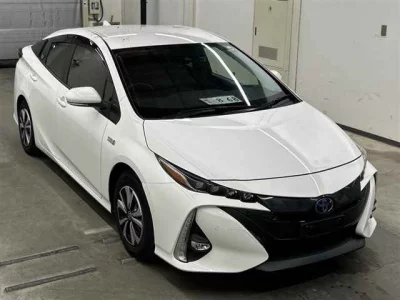 TOYOTA PRIUS PHV