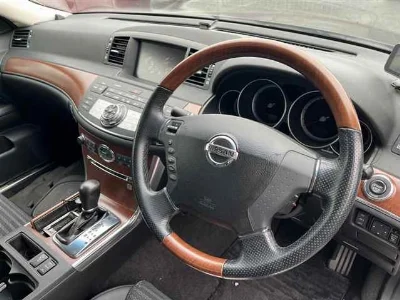 NISSAN FUGA