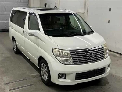 NISSAN ELGRAND