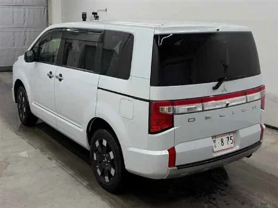 MITSUBISHI DELICA D5