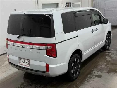 MITSUBISHI DELICA D5