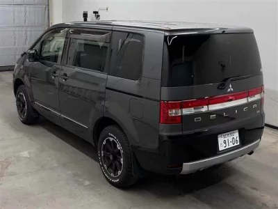 MITSUBISHI DELICA D5