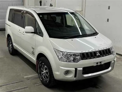 MITSUBISHI DELICA D5