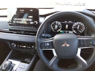 MITSUBISHI OUTLANDER PHEV