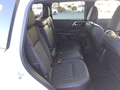 MITSUBISHI OUTLANDER PHEV