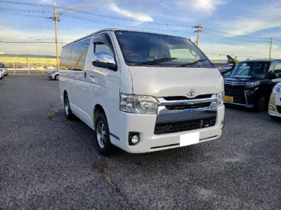 TOYOTA HIACE VAN