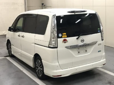 NISSAN SERENA