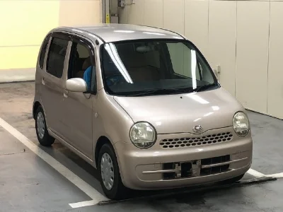 DAIHATSU MOVE LATTE