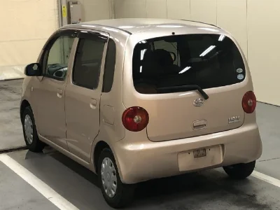 DAIHATSU MOVE LATTE