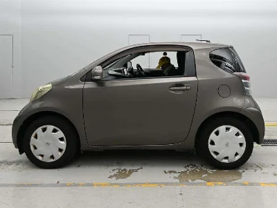 TOYOTA IQ