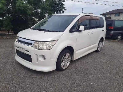MITSUBISHI DELICA D5