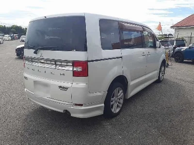 MITSUBISHI DELICA D5