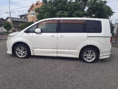 MITSUBISHI DELICA D5