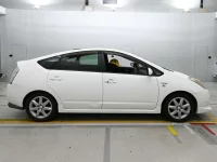 Цена авто Toyota Prius с аукционов Японии, номер кузова NHW20, пробег 126 000, оценка 20