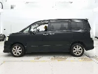 Цена авто Toyota Voxy с аукционов Японии, номер кузова ZRR75W, пробег 208 000, оценка 2
