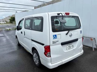 NISSAN NV200