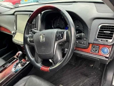 TOYOTA CROWN MAJESTA