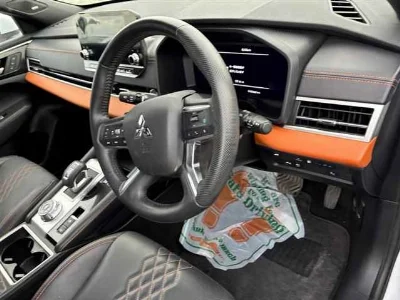 MITSUBISHI OUTLANDER PHEV