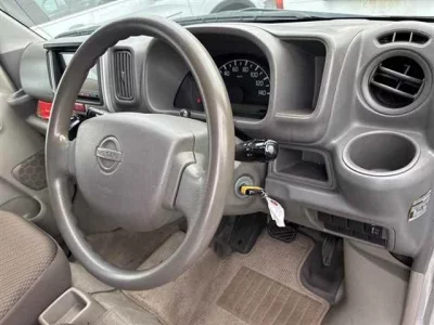 NISSAN CLIPPER VAN
