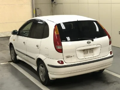 NISSAN TINO
