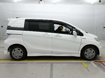 HONDA FREED SPIKE