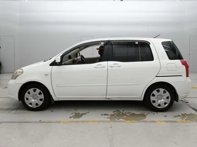 TOYOTA RAUM