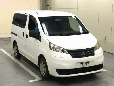 MITSUBISHI DELICA WAGON