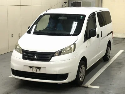 MITSUBISHI DELICA WAGON