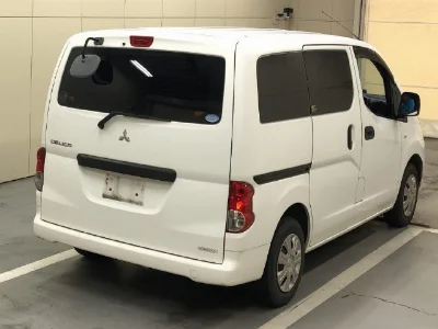 MITSUBISHI DELICA WAGON