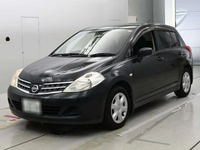 NISSAN TIIDA