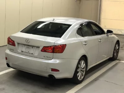 LEXUS IS