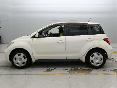 TOYOTA IST