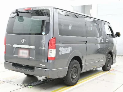 TOYOTA REGIUS VAN