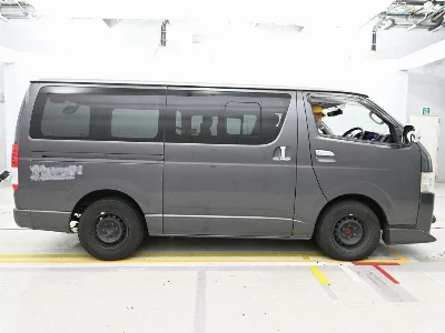 TOYOTA REGIUS VAN