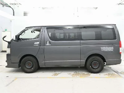 TOYOTA REGIUS VAN