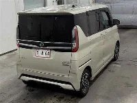 Цена авто Nissan Roox с аукционов Японии, номер кузова B44A, пробег 15 000, оценка 3