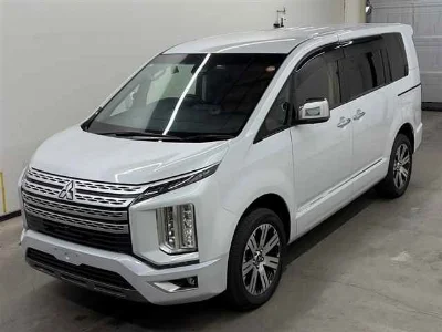 MITSUBISHI DELICA D5
