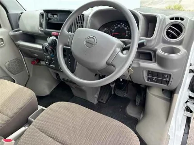 NISSAN CLIPPER VAN