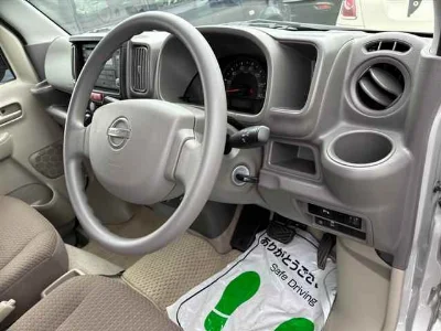 NISSAN CLIPPER VAN