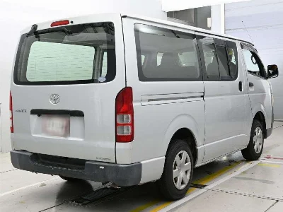 TOYOTA REGIUS VAN