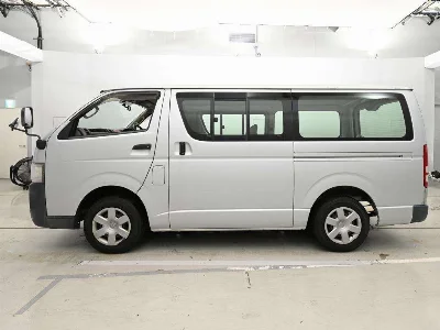 TOYOTA REGIUS VAN